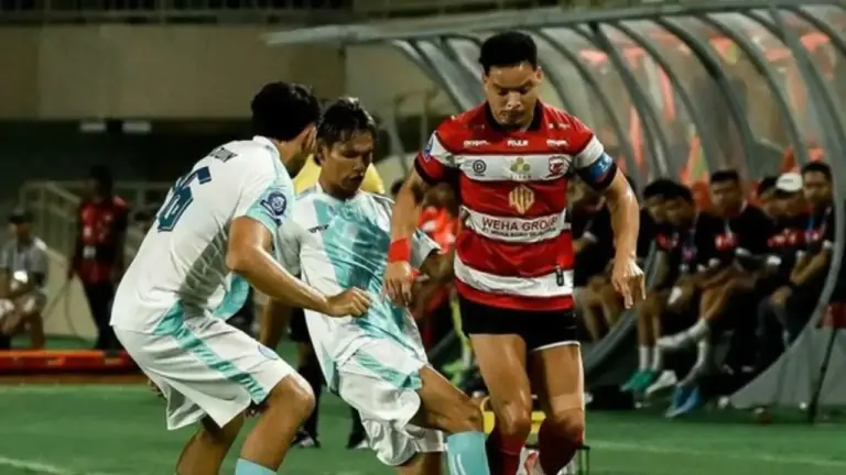 PSBS Biak vs Madura United