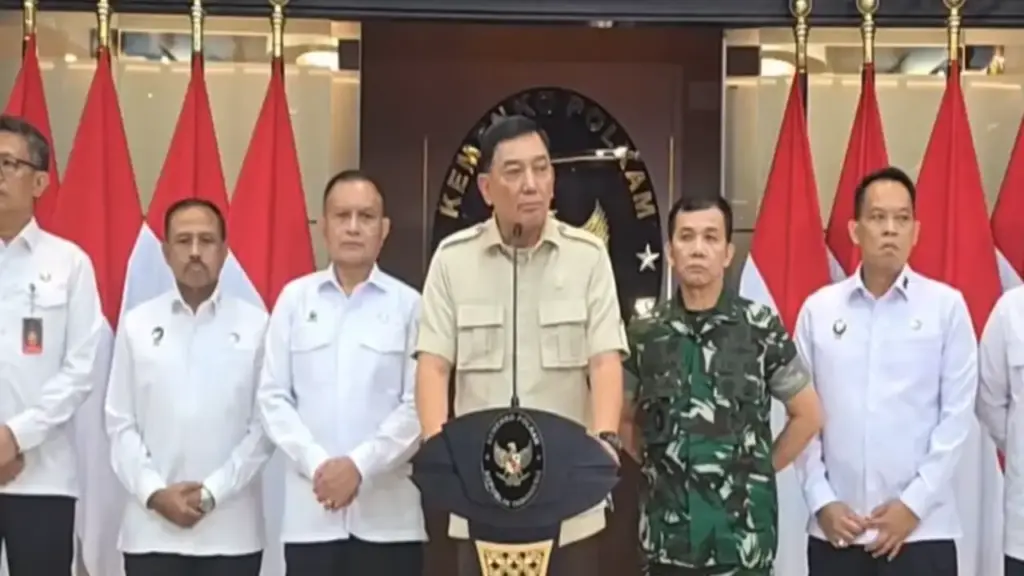 Sjafrie Sjamsoeddin Ad Interim