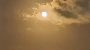 Berburu Foto Indahnya Supermoon