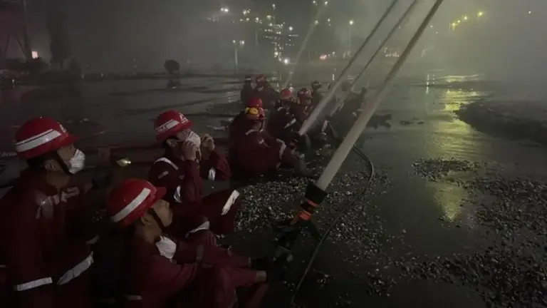 Kilang Pertamina Dumai Terbakar