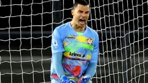 Emil Audero Jaga Gawang