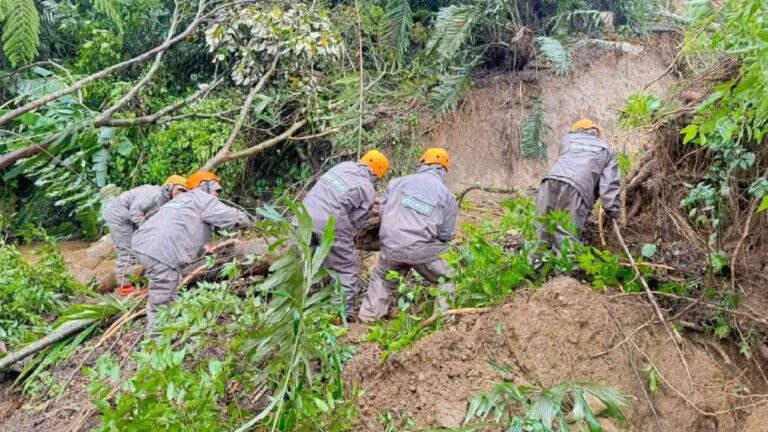 Evakuasi Longsor Sibolga