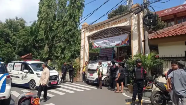 Penyebab Ledakan di SMAN 72 Jakarta