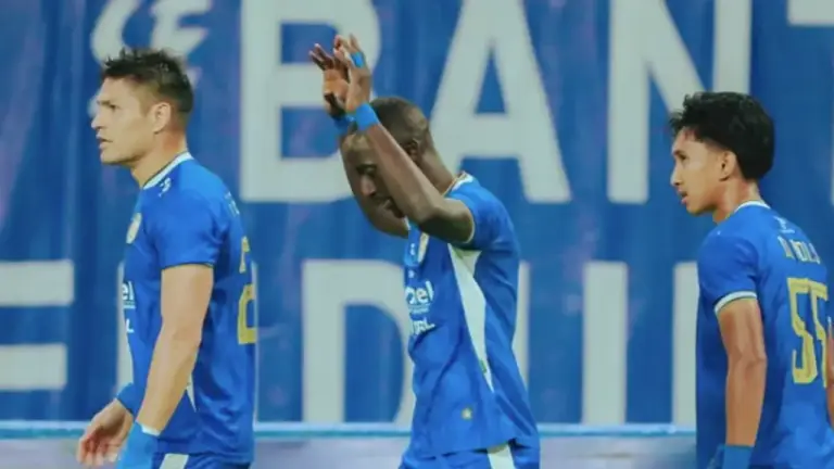 Adhyaksa FC vs Sriwijaya FC di Liga 2