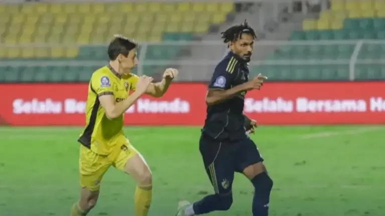 PSM Makassar vs Semen Padang