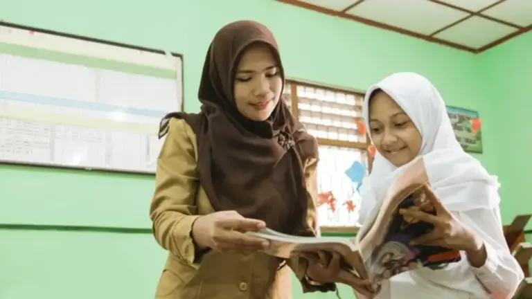 Pelatihan Bahasa Inggris Guru SD