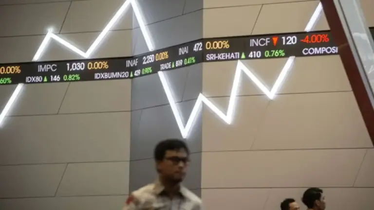 Harga Saham BBCA Hari Ini Turun, Investor Asing Mulai Akumulasi