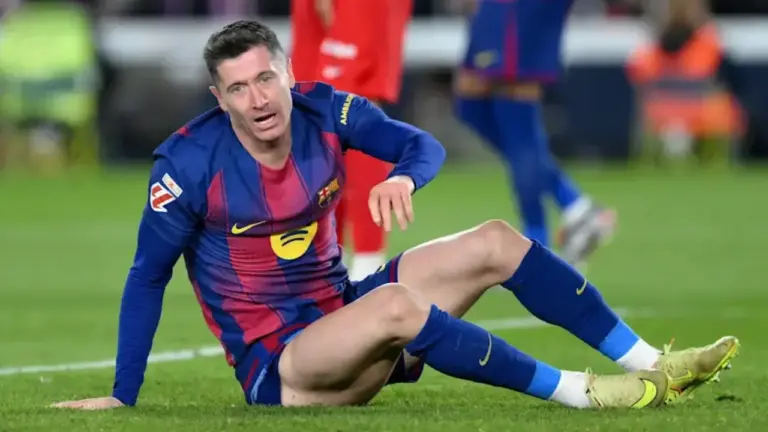 Detail Kontrak Baru Robert Lewandowski di Barcelona: Gaji Turun!