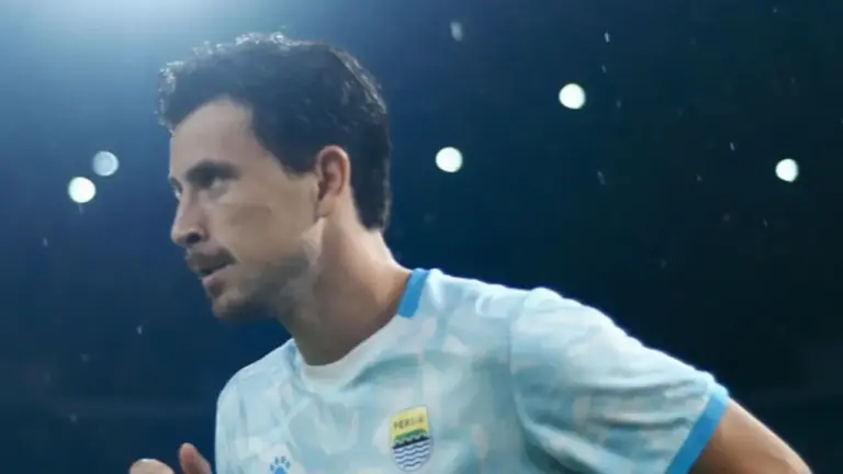 Hasil Persib Bandung vs Malut United: Unggul 1-0 di Babak Pertama