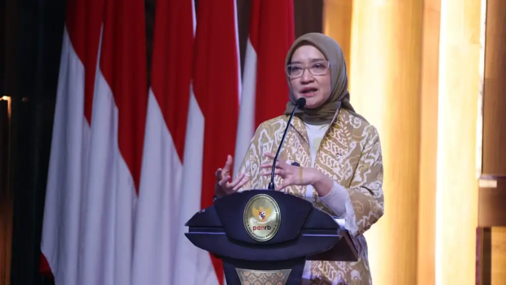 Menteri Rini Widyantini